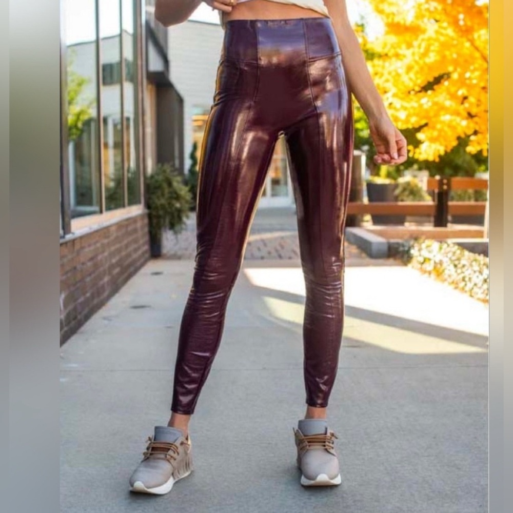 SPANX Faux Patent Leather Leggings Women’s Size Medium (NWT)